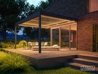 Pergola mit verstellbaren Lamellen